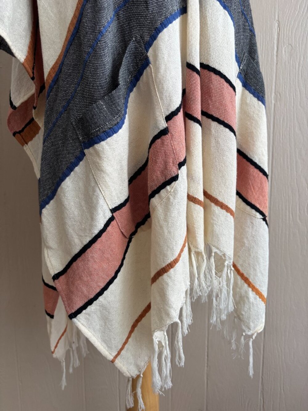 Elan Boho Beachy Striped Open Front Fringe Trim Wrap - Picture 5 of 10